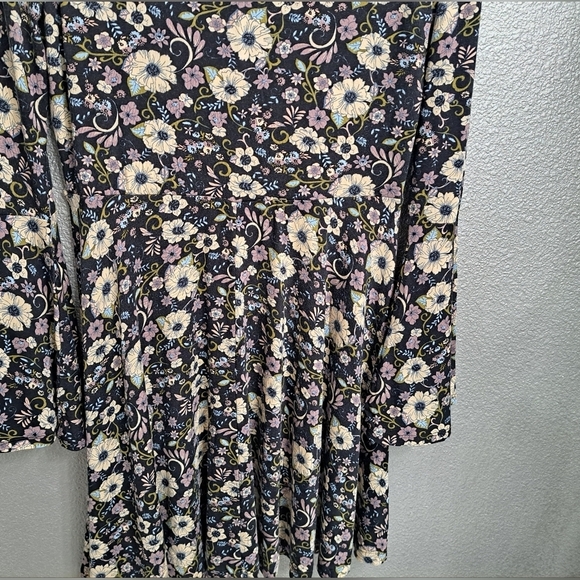 Soft & Sexy Floral Fit & Flair Dress    Size S/P - Picture 8 of 14